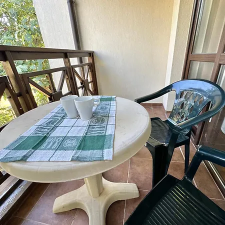 Вилла Menada Imperial Heights