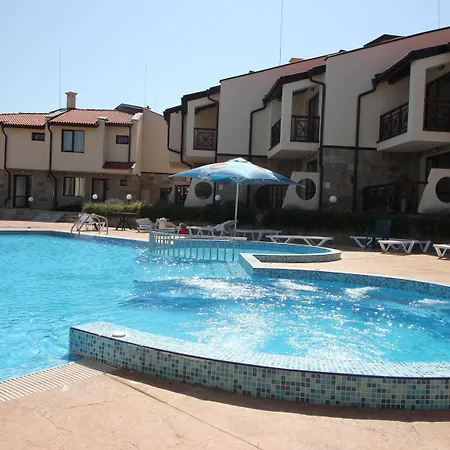 Villa Menada Imperial Heights *