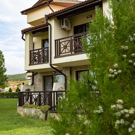 Menada Imperial Heights Villa *