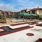 Vila Menada Imperial Heights Sluneční pobřeží