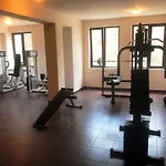 Menada Imperial Heights Vila *